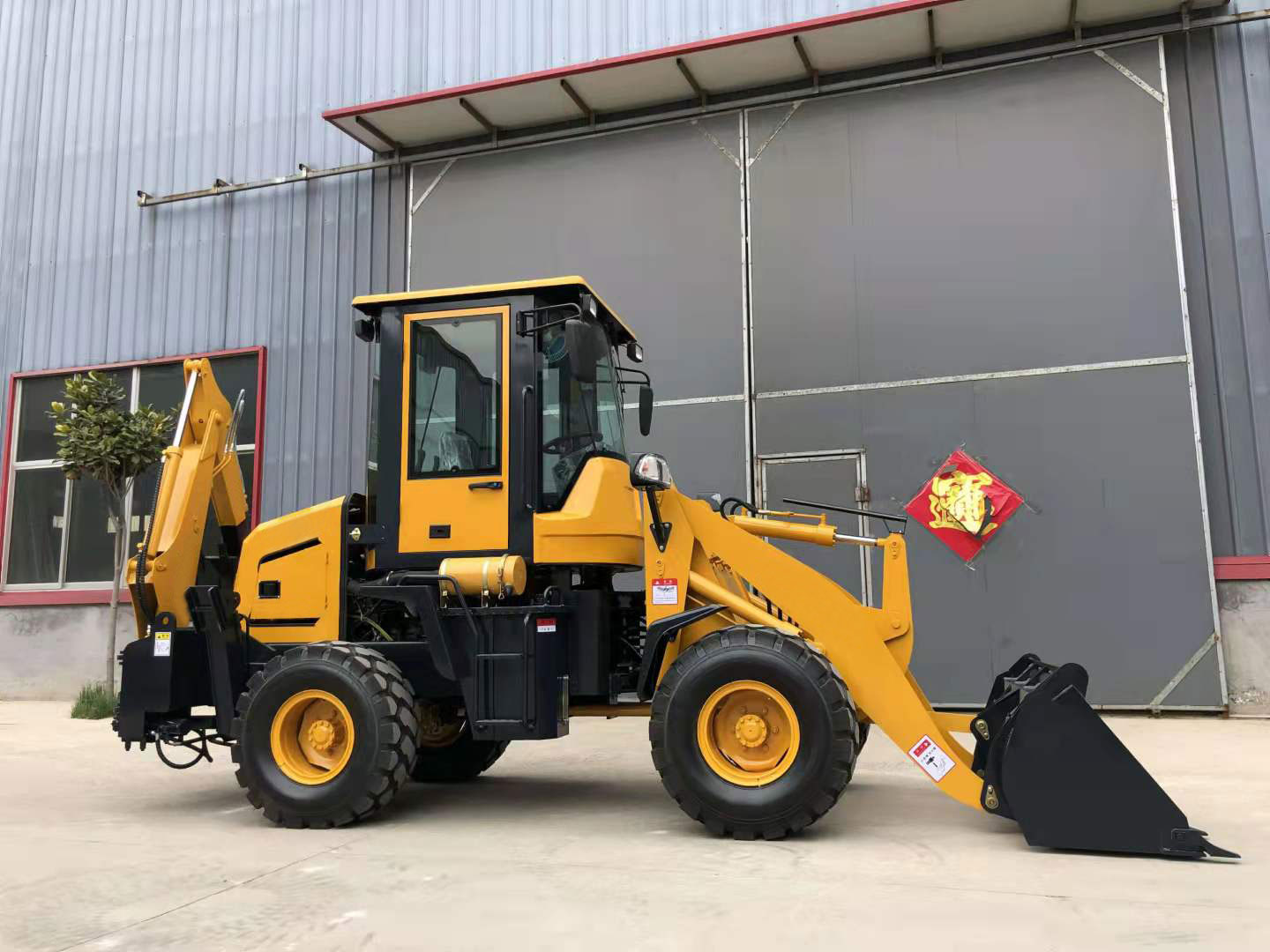 Pemuat Backhoe 4 Tan