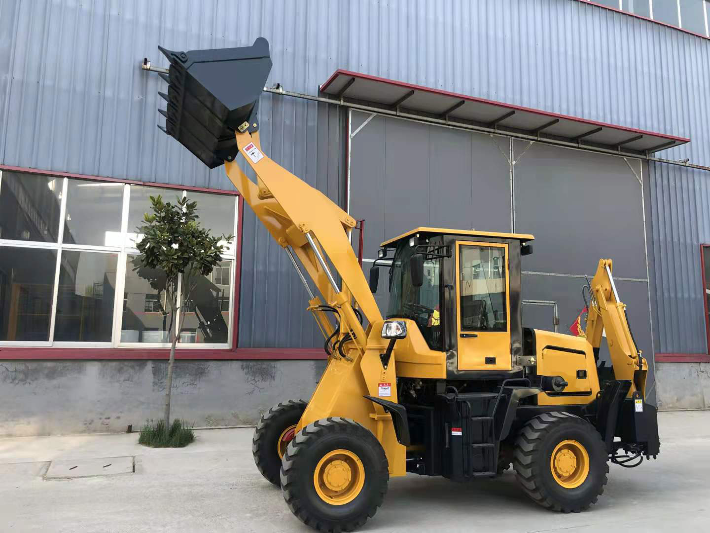 Pemuat Backhoe 4 Tan