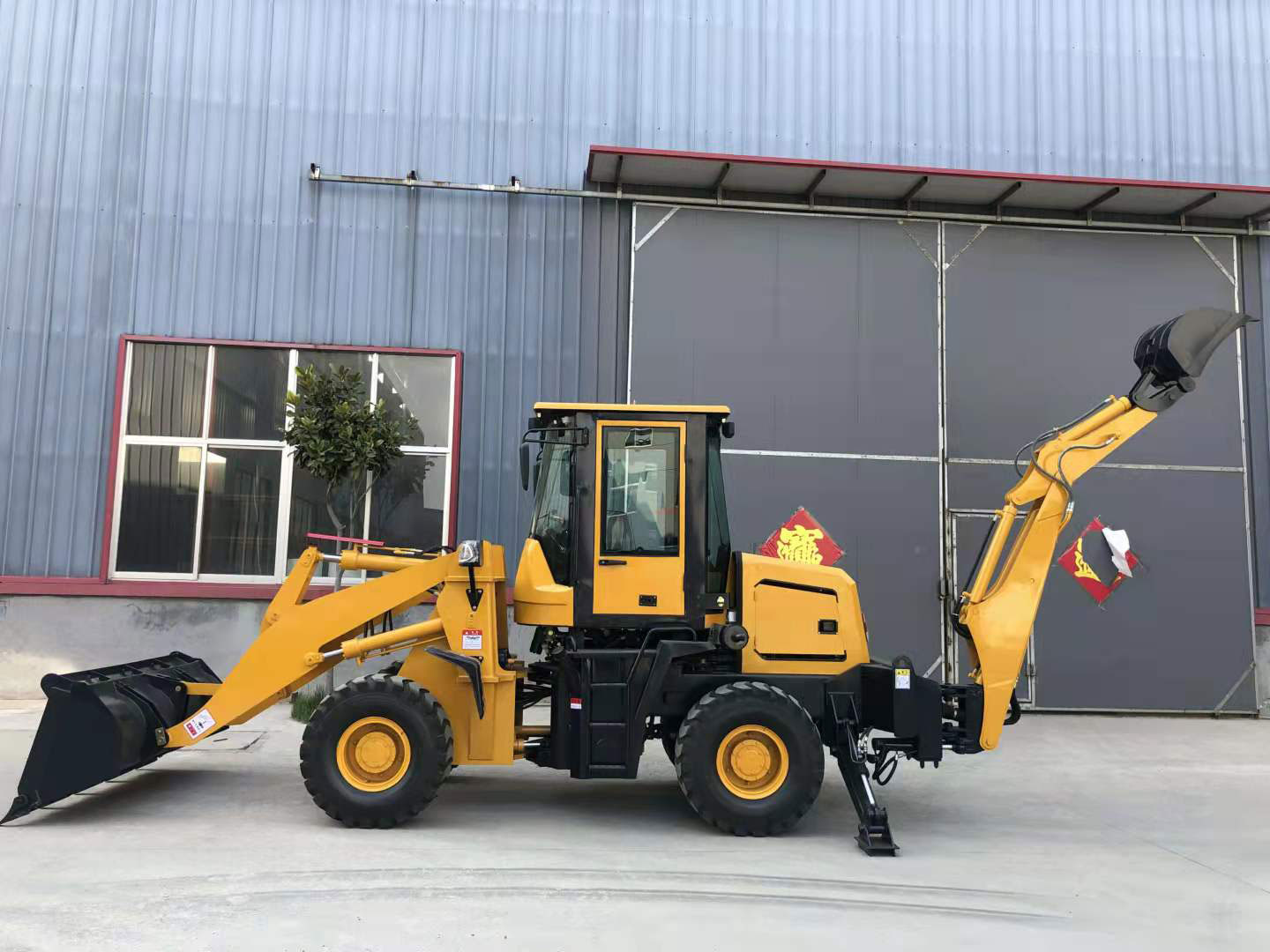 Pemuat Backhoe 4 Tan