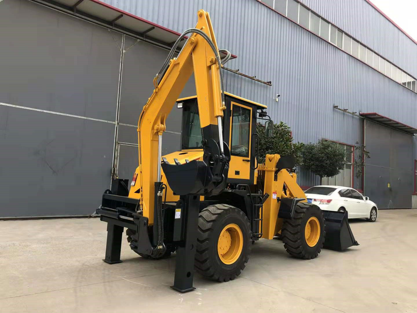 Pemuat Backhoe Roda 6 Tan